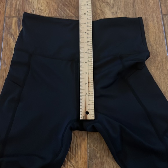 Zyia Active Black Leggings Pockets 2 - Picture 9 of 11
